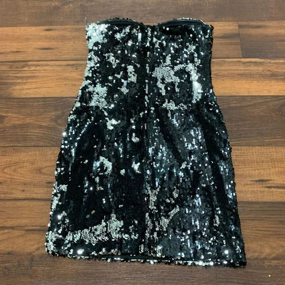 As U Wish Black/Silver Sequin Cocktail Dress Women’s Size M Strapless Lined - Picture 3 of 9